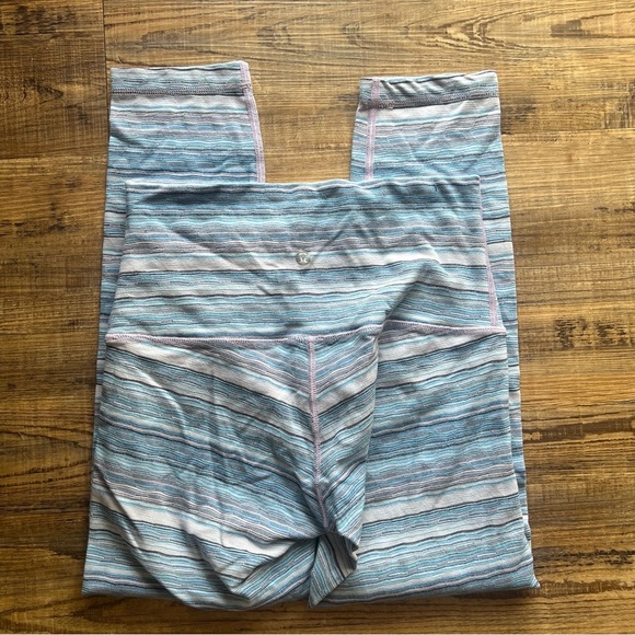 Lululemon Wunder Under Crop III Space Dye Twist Lullaby Ray Women’s Size 6 - Picture 7 of 9